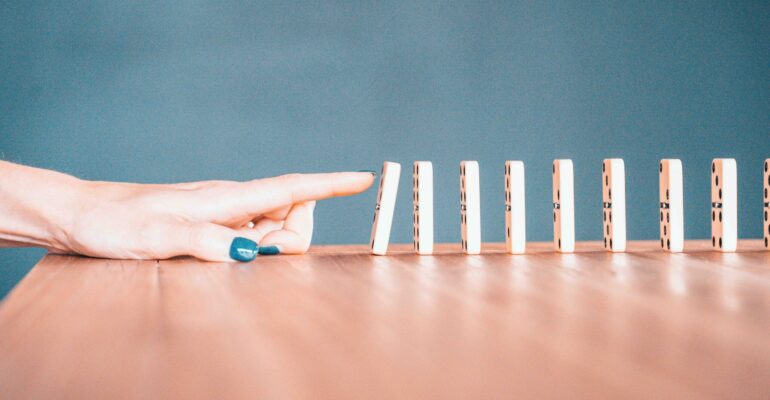 Featured image - falling Domino