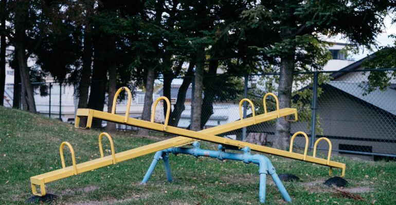 The seesaw of pain and pleasure
