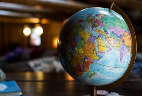 A Superb Primer on the World Economy and India